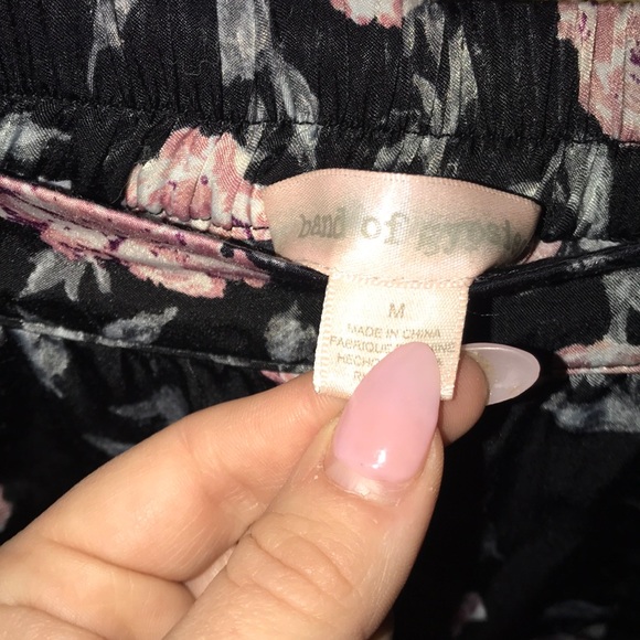 Dressy floral wide leg satin feel pants - Picture 5 of 7